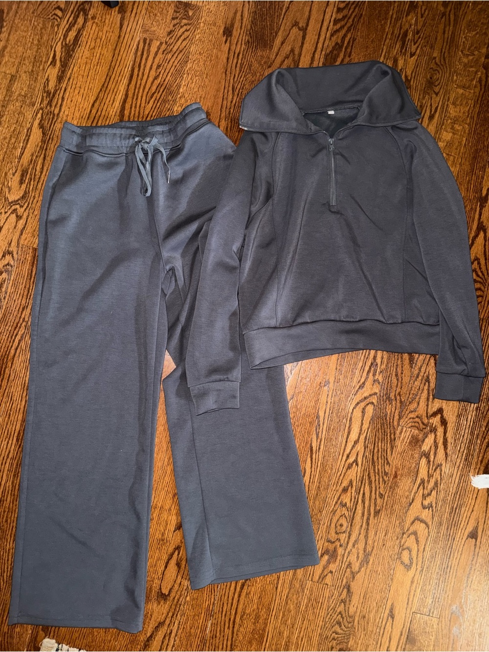 Amazon Women's Dark Gray Half-Zip Sweatshirt and Wide-Leg Sweatpants Set - Picture 1 of 5